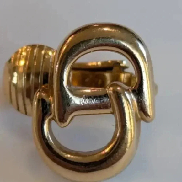 Diore Earrings - Picture 2 of 6